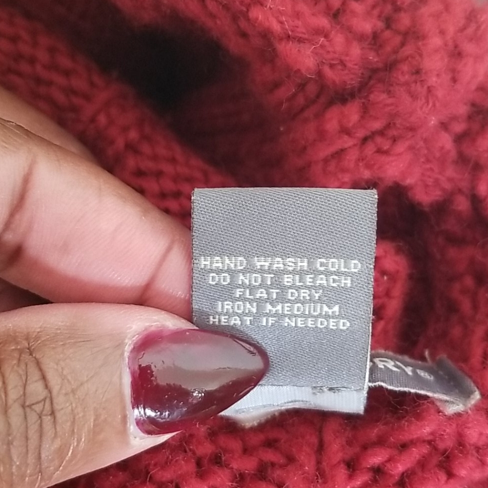 Beautiful Wool Cape Sweater - Picture 6 of 6